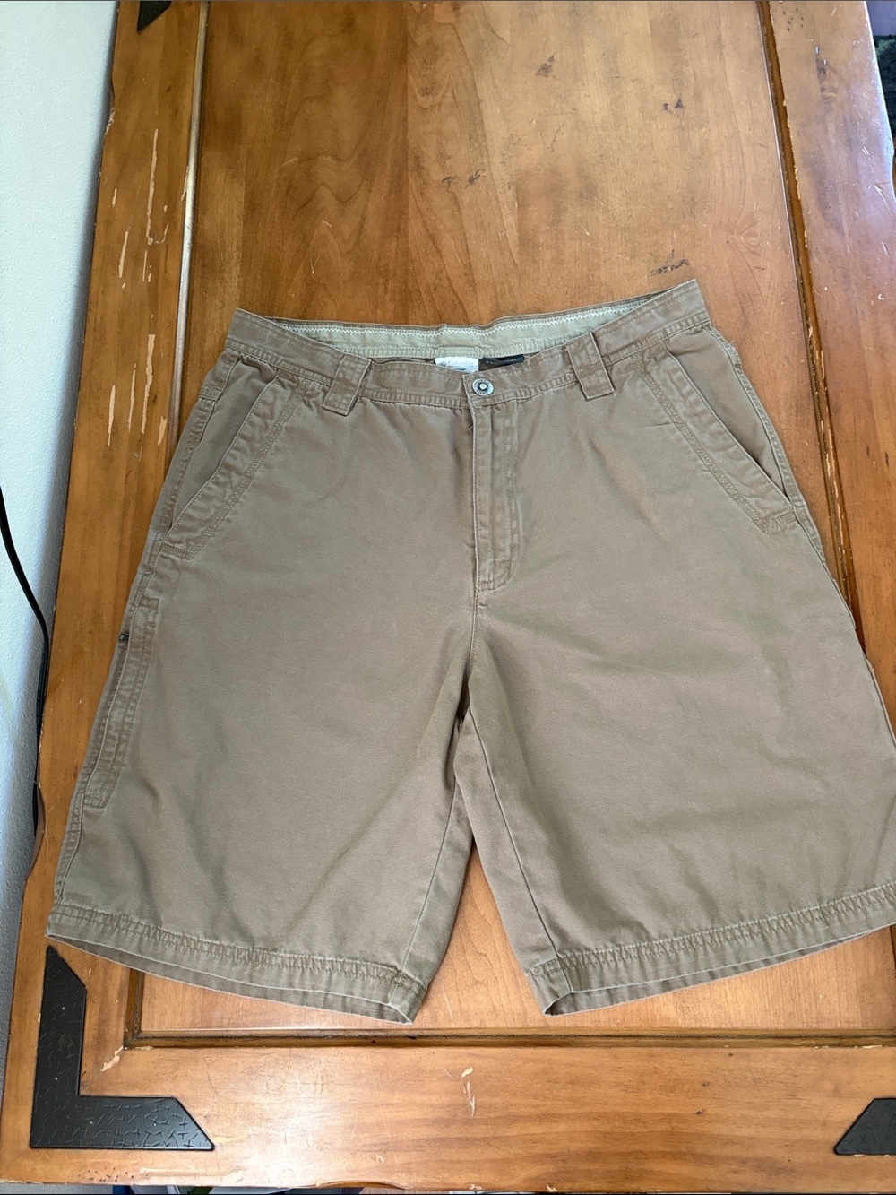 Columbia Men's Khaki Cargo Shorts Size 36